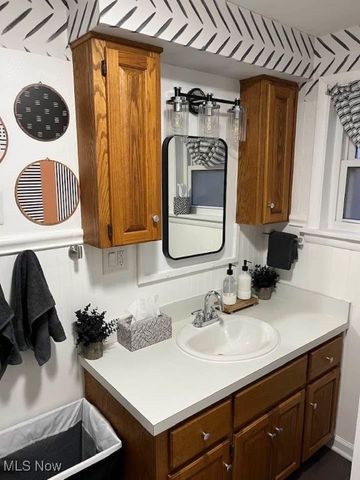 669 N Way Street, Barberton, OH 44203