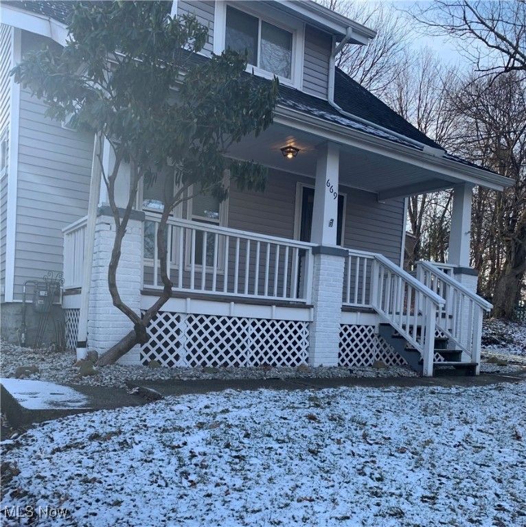 669 N Way Street, Barberton, OH 44203