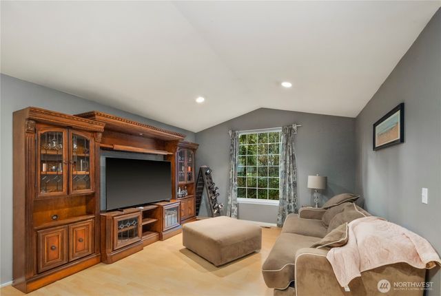 10405 Olympic Place, Anderson Island, WA 98303