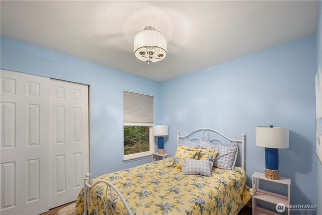 10405 Olympic Place, Anderson Island, WA 98303