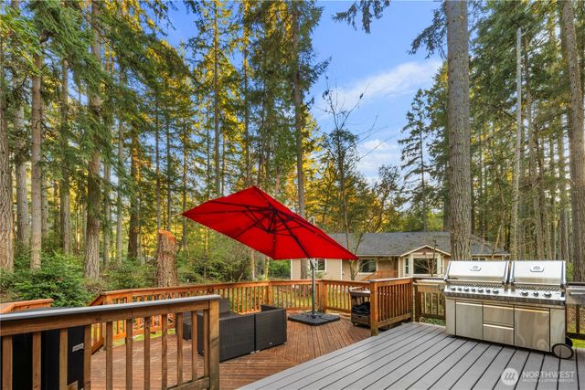 10405 Olympic Place, Anderson Island, WA 98303