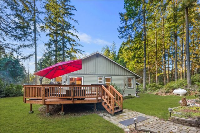 10405 Olympic Place, Anderson Island, WA 98303