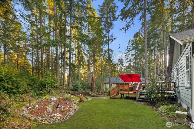 10405 Olympic Place, Anderson Island, WA 98303