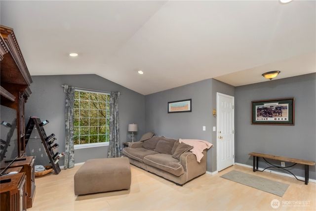 10405 Olympic Place, Anderson Island, WA 98303