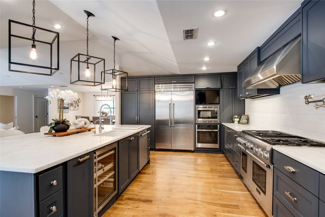 5857 Charlestown Drive, Dallas, TX 75230