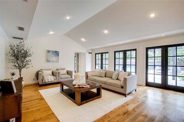 5857 Charlestown Drive, Dallas, TX 75230