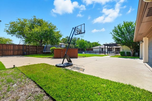 5857 Charlestown Drive, Dallas, TX 75230