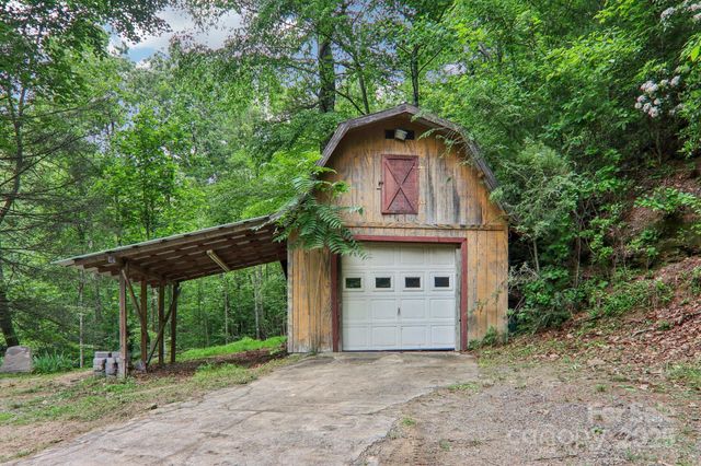 685 Freeman Creek Road, Zirconia, NC 28790