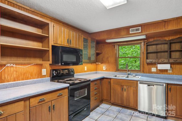 685 Freeman Creek Road, Zirconia, NC 28790