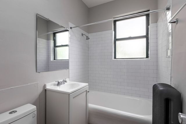5451 S Cornell Avenue 104, Chicago, IL 60615