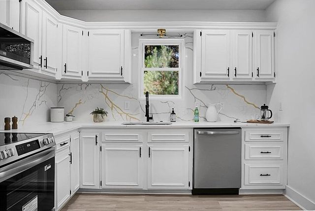 8527 Benjamin Simmons Road, Hollywood, SC 29449