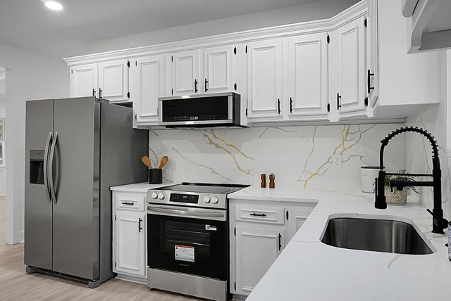 8527 Benjamin Simmons Road, Hollywood, SC 29449