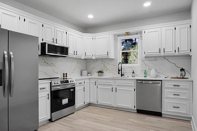 8527 Benjamin Simmons Road, Hollywood, SC 29449