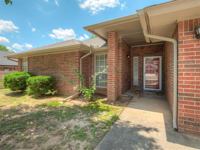 304 Eccell Court, Norman, OK 73072