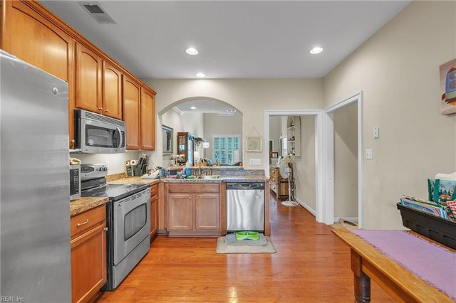 5536 Frog Pond LN, Virginia Beach, VA 23455