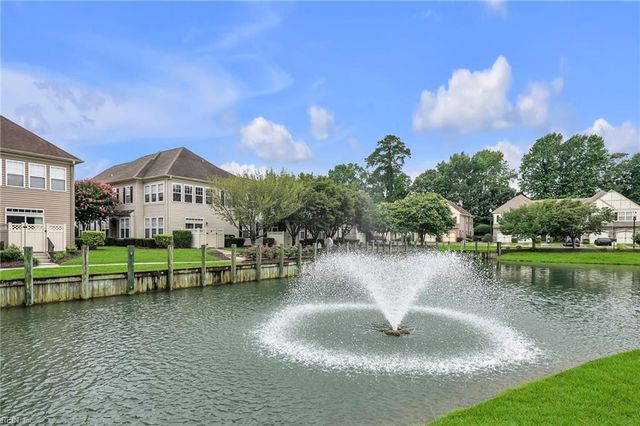 5536 Frog Pond LN, Virginia Beach, VA 23455