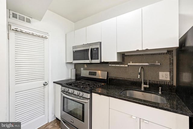 1938 CAPITOL AVE NE, Washington, DC 20002