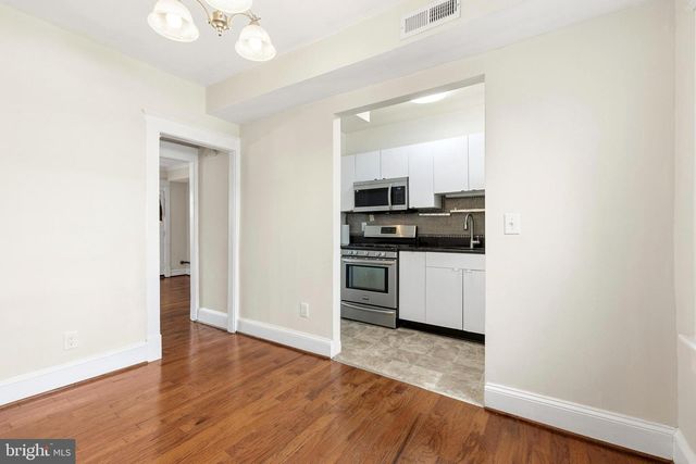 1938 CAPITOL AVE NE, Washington, DC 20002