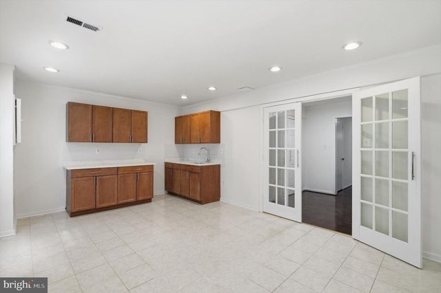14734 YEARLING TER, Rockville, MD 20850