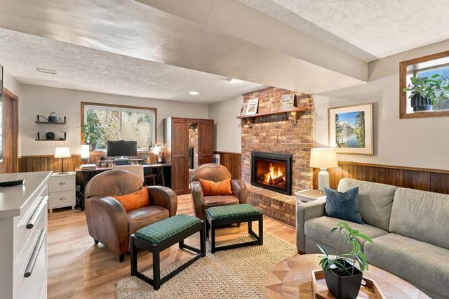 2262 Linwood Avenue E, Maplewood, MN 55119