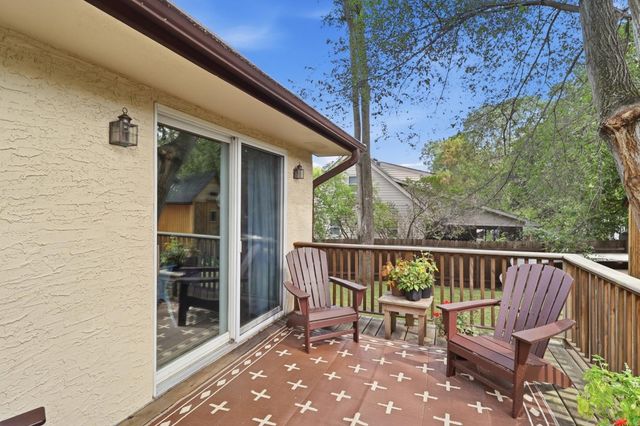 2262 Linwood Avenue E, Maplewood, MN 55119