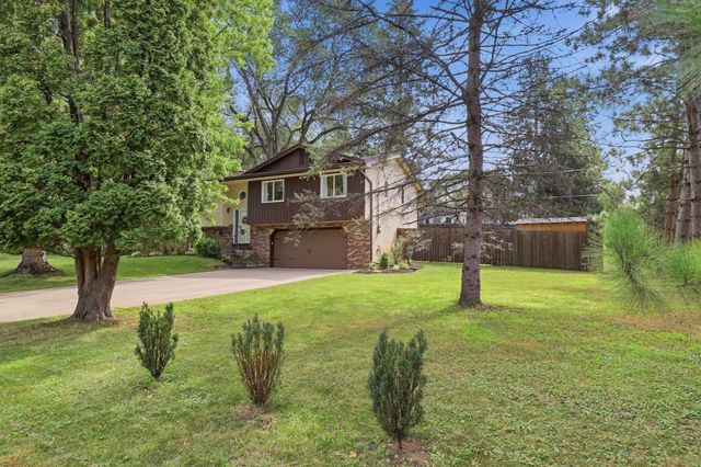 2262 Linwood Avenue E, Maplewood, MN 55119