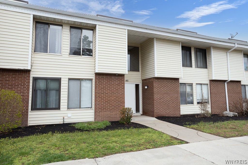 45 Bee Hunter Court D, Amherst, NY 14051