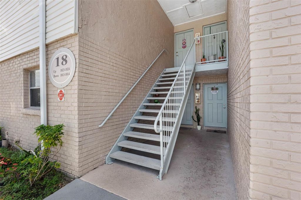 Image 3 of property listing at 7210 N MANHATTAN AVENUE 1813, Tampa, FL 33614