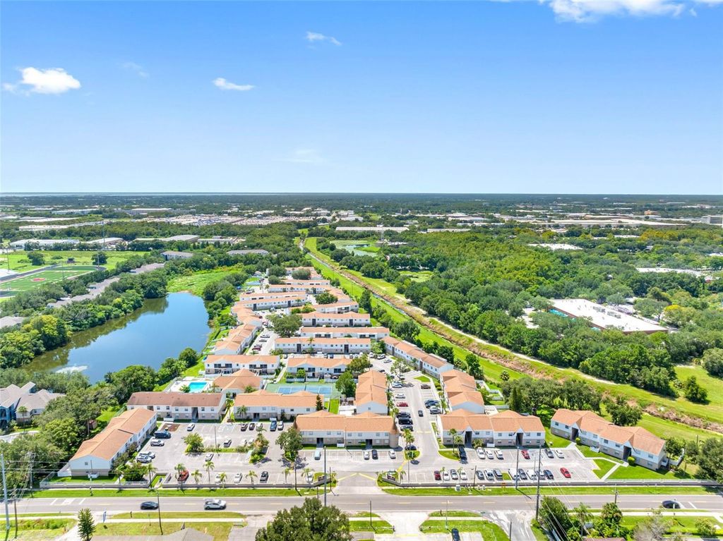 Image 29 of property listing at 7210 N MANHATTAN AVENUE 1813, Tampa, FL 33614