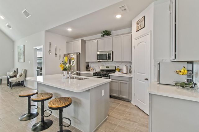 8735 Morris Woods Drive, Missouri City, TX 77459