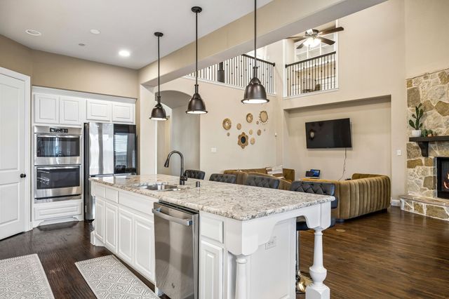 1100 Broadmoor Way, Roanoke, TX 76262