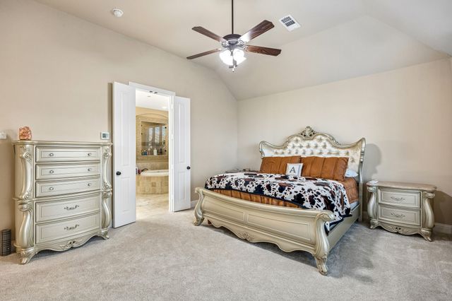 1100 Broadmoor Way, Roanoke, TX 76262