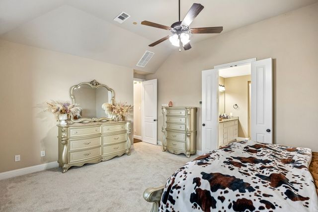 1100 Broadmoor Way, Roanoke, TX 76262