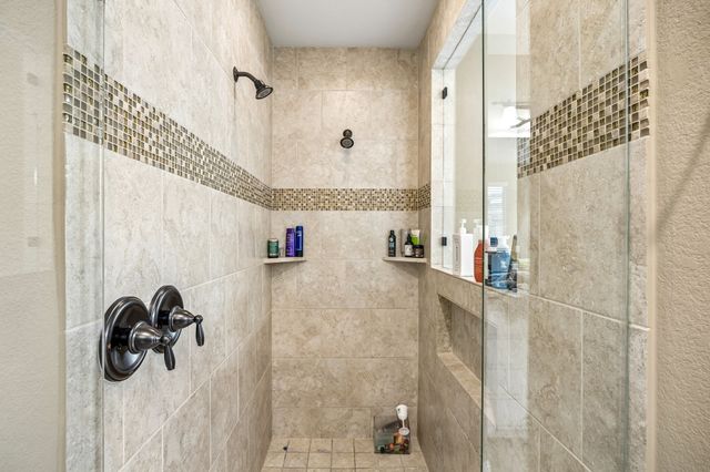 1100 Broadmoor Way, Roanoke, TX 76262