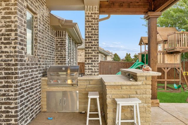 1100 Broadmoor Way, Roanoke, TX 76262