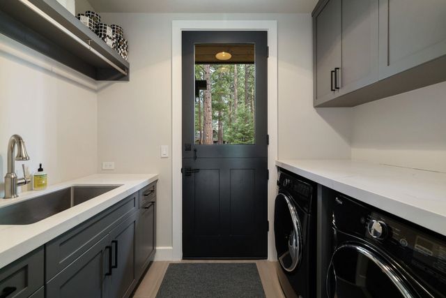 377 James McIver, Truckee, CA 96161