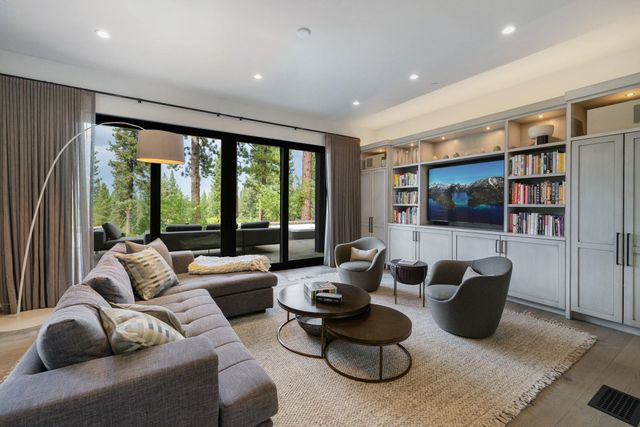 377 James McIver, Truckee, CA 96161