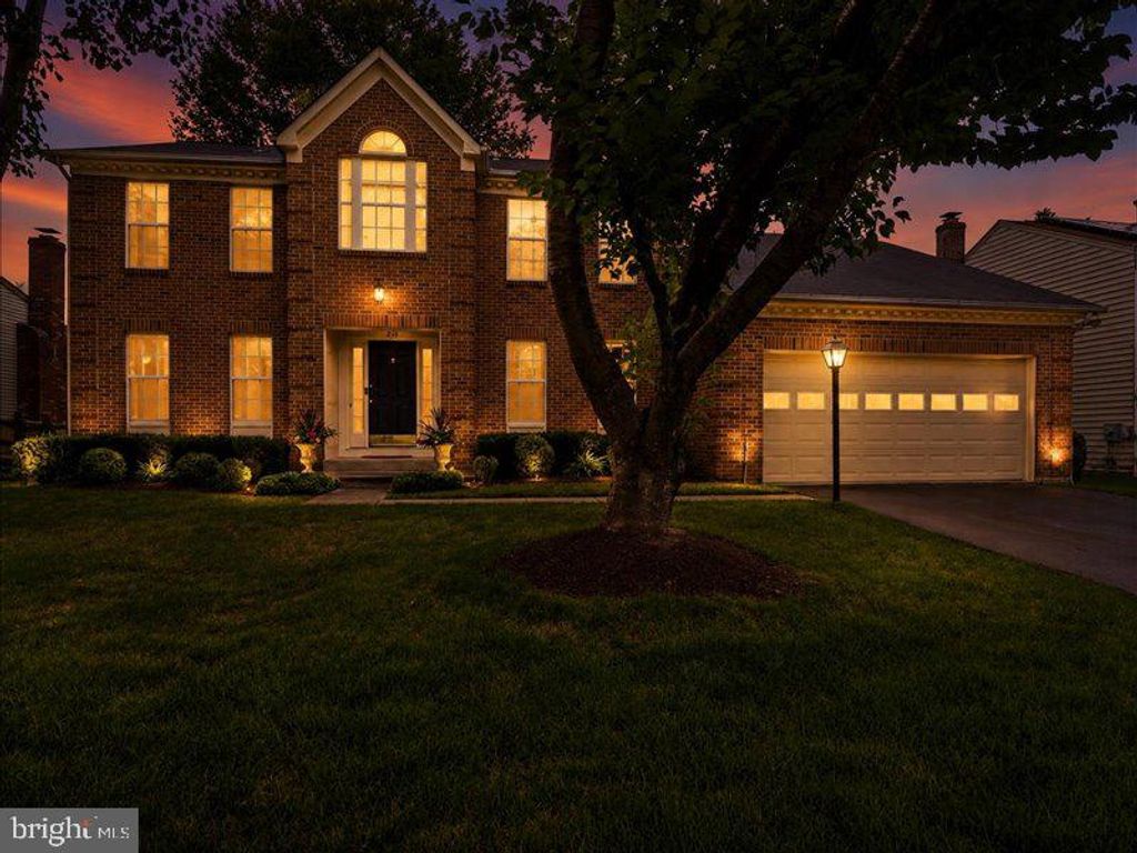 213 BRISTOL DOWNS DR, Gaithersburg, MD 20877