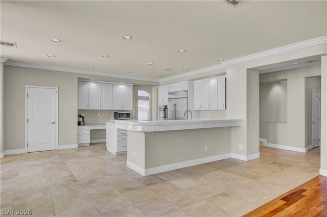 8816 Montagna Drive, Las Vegas, NV 89134