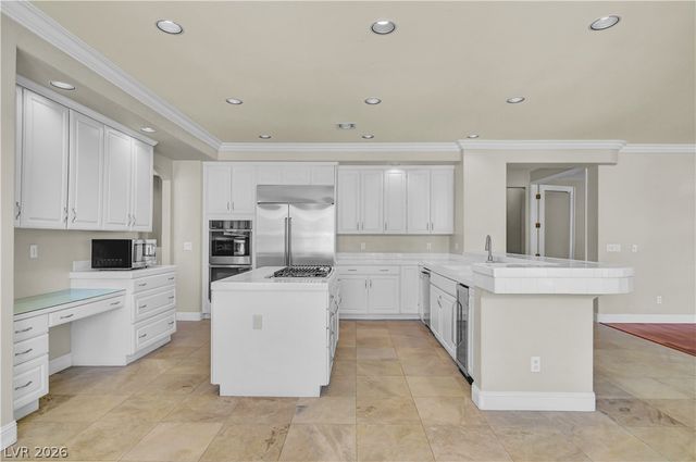8816 Montagna Drive, Las Vegas, NV 89134