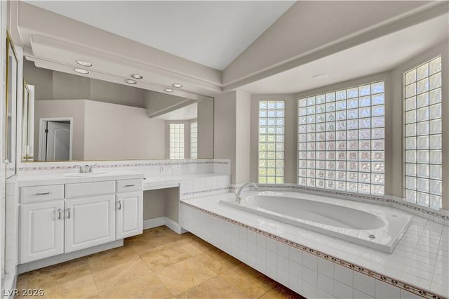 8816 Montagna Drive, Las Vegas, NV 89134