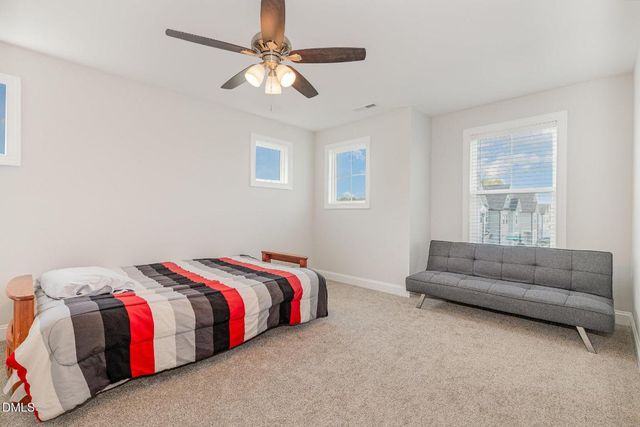 500 Barrington Row Avenue, Zebulon, NC 27597