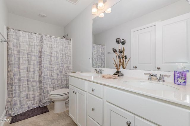 500 Barrington Row Avenue, Zebulon, NC 27597