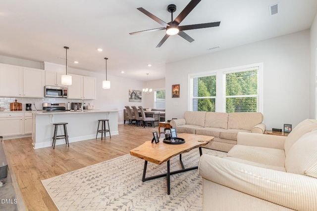 500 Barrington Row Avenue, Zebulon, NC 27597