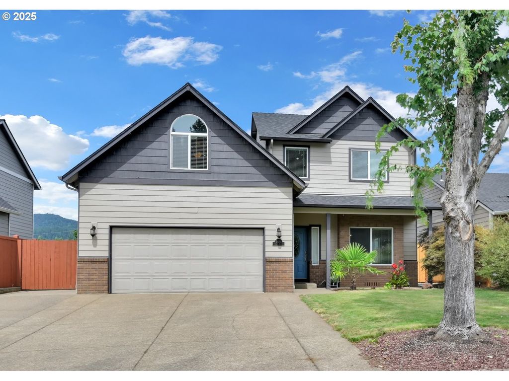 3450 FALCON Dr, Springfield, OR 97477
