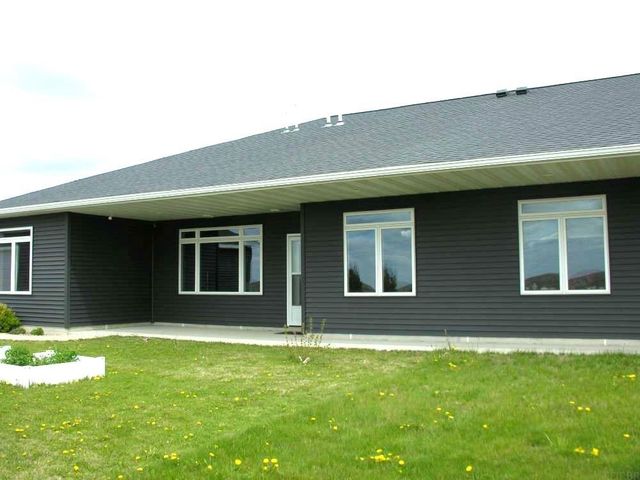 530 S Randolph Street, Stacyville, IA 50476