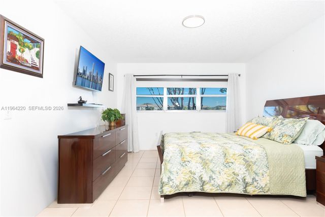571 SW 141st Avenue 207N, Pembroke Pines, FL 33027