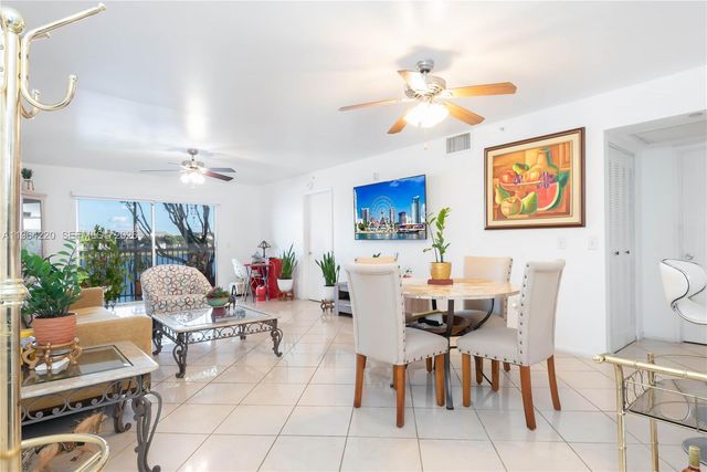 571 SW 141st Avenue 207N, Pembroke Pines, FL 33027