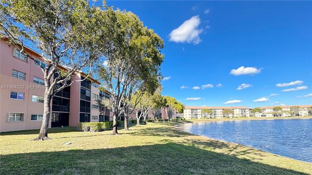 571 SW 141st Avenue 207N, Pembroke Pines, FL 33027