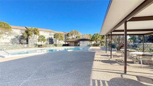 571 SW 141st Avenue 207N, Pembroke Pines, FL 33027